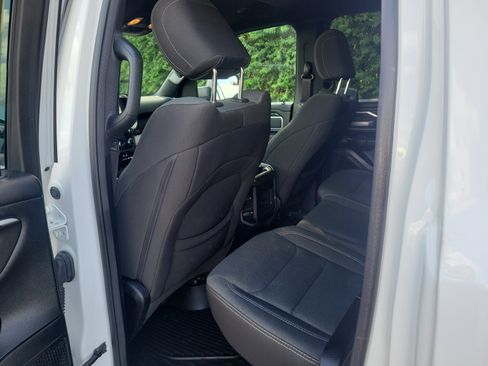 Used 2023 RAM 1500 Big Horn AWD/4WD image 12