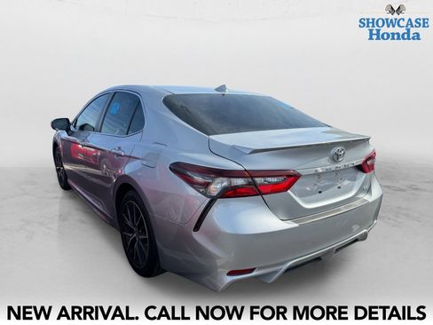 Used 2021 Toyota Camry SE w/ Carpet Mat Package (TMS) FWD image 4