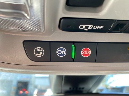 Used 2023 GMC Acadia AT4 w/ Technology Package image 17