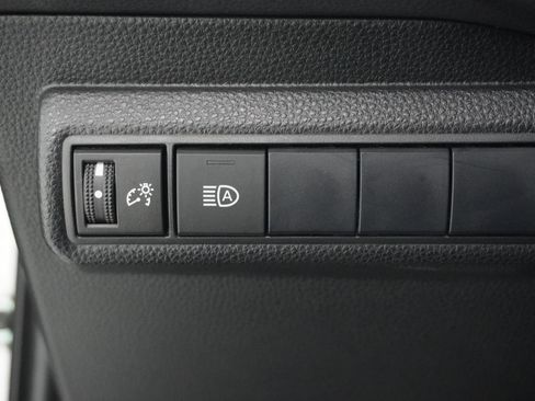 Used 2021 Toyota Corolla LE image 16