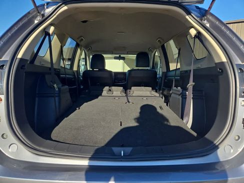 Used 2016 Mitsubishi Outlander SEL image 36