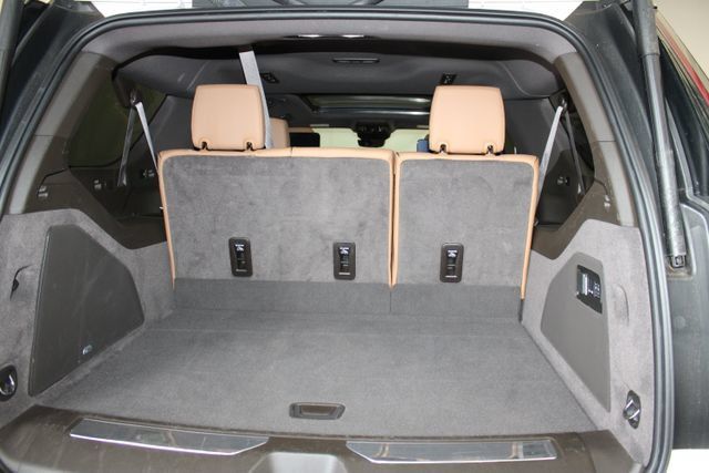 Used 2025 Cadillac Escalade ESV Premium Luxury w/ Touring Package AWD/4WD image 33