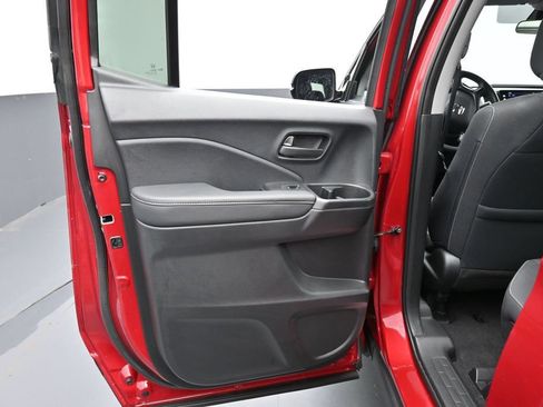 Used 2025 Honda Ridgeline Sport image 24