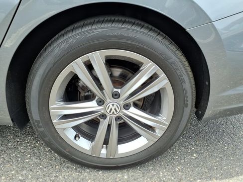 Used 2021 Volkswagen Jetta R-Line w/ R-Line Cold Weather Package FWD image 18