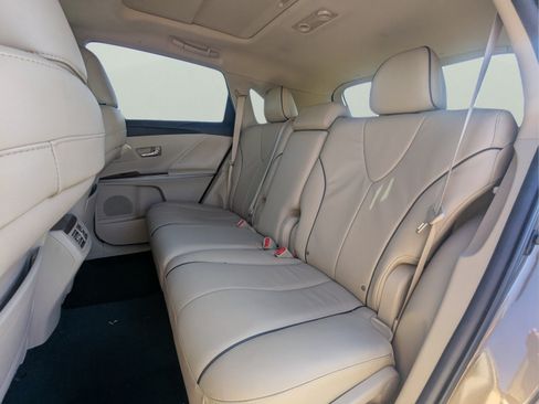 Used 2010 Toyota Venza FWD image 10