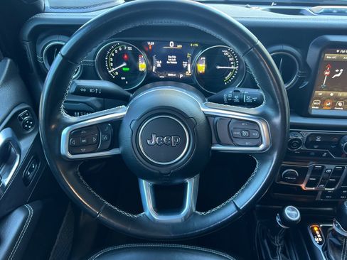 Used 2022 Jeep Wrangler Unlimited Sahara image 14