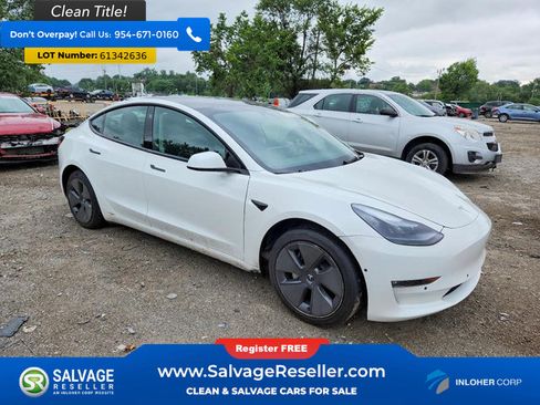 Used 2023 Tesla Model 3 Standard Range RWD image 5