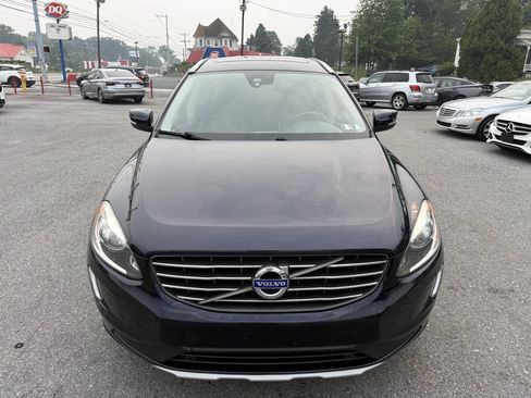 Used 2016 Volvo XC60 T6 w/ Proximity Package AWD/4WD image 2