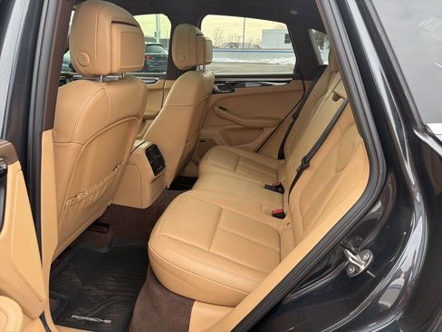 Used 2017 Porsche Macan S image 20