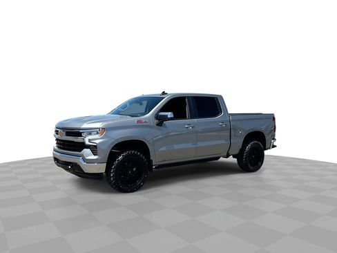 Used 2024 Chevrolet Silverado 1500 LT AWD/4WD image 4