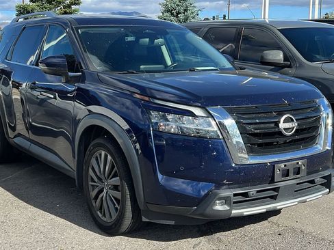 Used 2022 Nissan Pathfinder SL w/ SL Premium Package FWD image 3