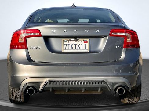 Used 2017 Volvo S60 T5 Dynamic image 4