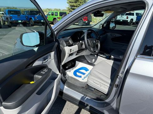 Used 2021 Honda Pilot Elite image 17
