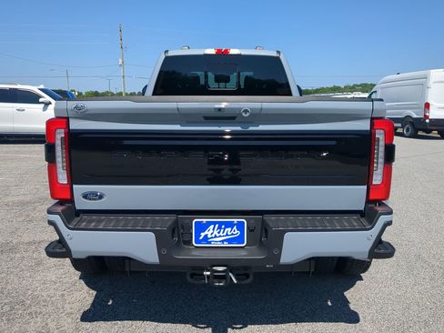Used 2026 Ford F450 Platinum w/ FX4 Off-Road Package AWD/4WD image 4