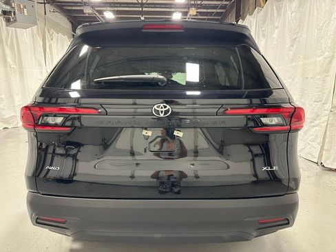 Used 2025 Toyota Grand Highlander AWD image 6