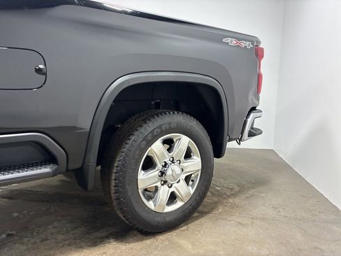 Used 2020 Chevrolet Silverado 2500 LTZ w/ LTZ Premium Package image 11