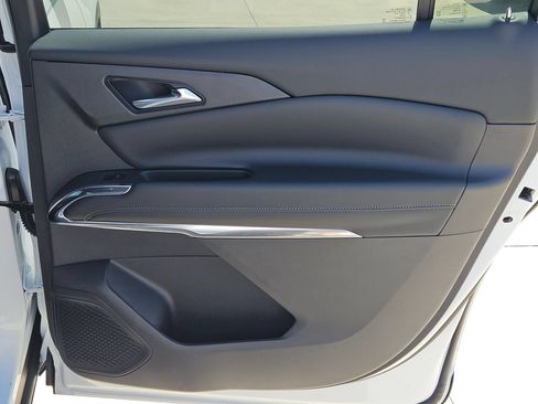 Certified 2026 Chevrolet Traverse LT w/ Midnight/Sport Edition FWD image 27