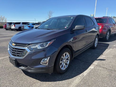 Used 2018 Chevrolet Equinox LS image 1