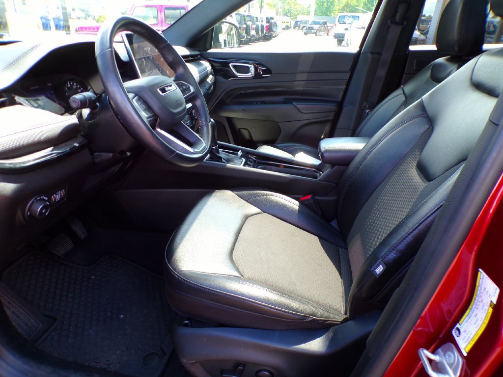 Certified 2022 Jeep Compass Latitude w/ Sun and Sound Group AWD/4WD image 18