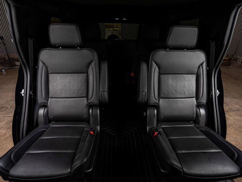 Used 2023 GMC Yukon Denali w/ Denali Reserve Package AWD/4WD image 35