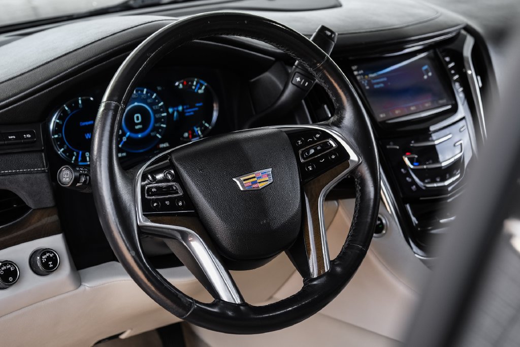 Used 2019 Cadillac Escalade ESV Luxury AWD/4WD image 13
