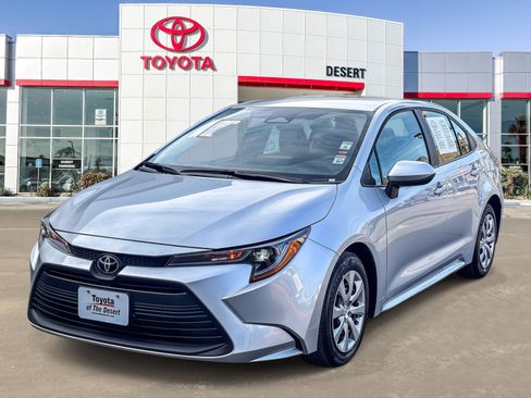 Certified 2025 Toyota Corolla LE image 3