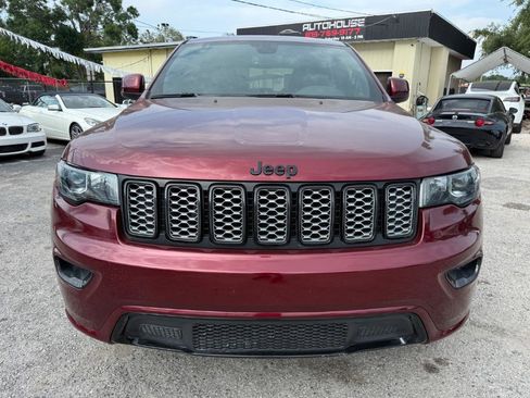 Used 2020 Jeep Grand Cherokee Altitude image 2