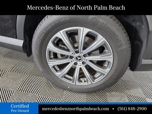 Used 2025 Mercedes-Benz GLC 300 image 16