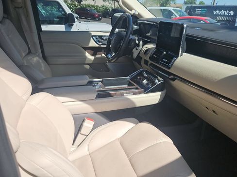 Used 2021 Lincoln Navigator Reserve w/ Luxury Package AWD/4WD image 14