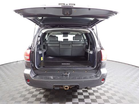 Used 2017 Toyota Sequoia Limited w/ Safety & Convenience Package AWD/4WD image 18