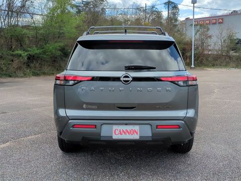 New 2026 Nissan Pathfinder SL image 6