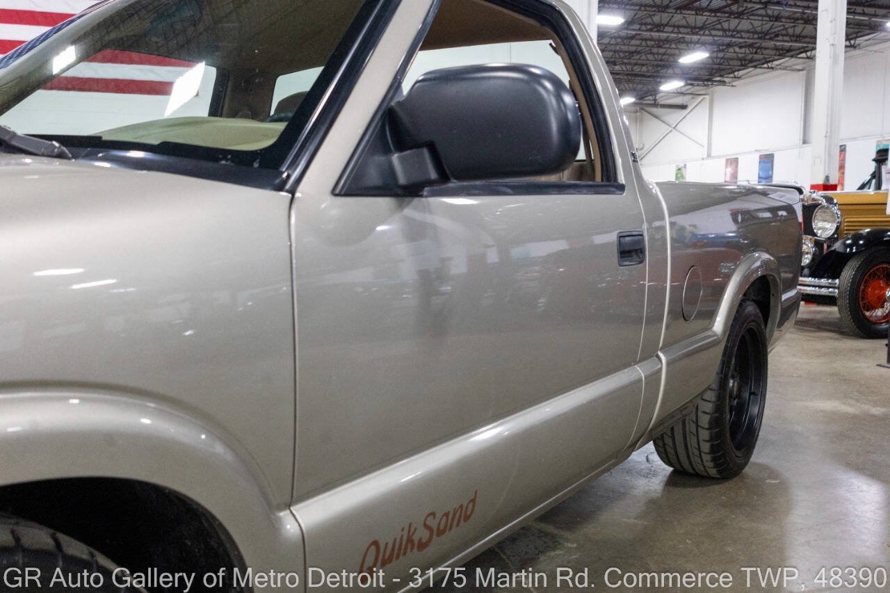 Used 1999 Chevrolet S10 Pickup LS w/ Preferred Equipment Group RWD image 20