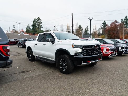 Used 2023 Chevrolet Silverado 1500 ZR2 w/ Technology Package image 28
