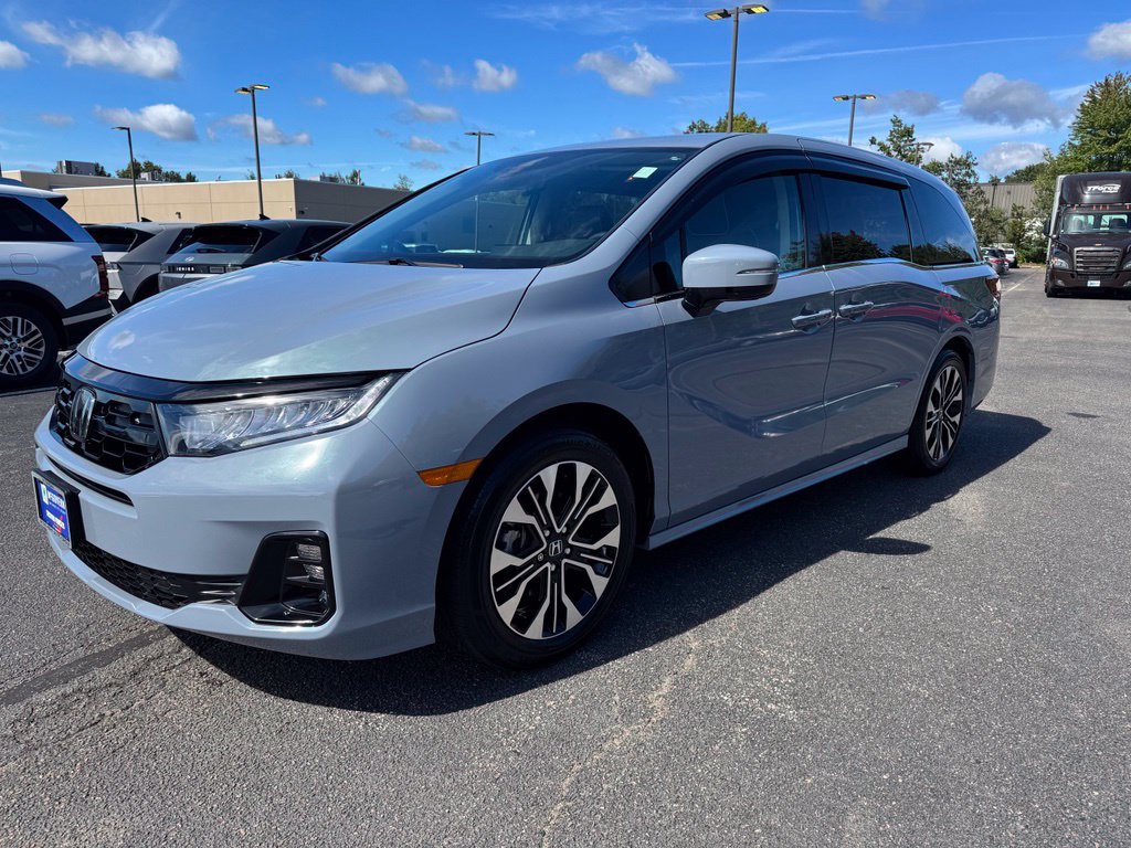 Used 2026 Honda Odyssey Elite image 2