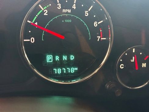 Used 2016 Jeep Wrangler Unlimited Sahara AWD/4WD image 14