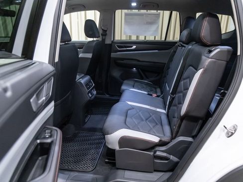 New 2026 Volkswagen Atlas Peak Edition AWD/4WD image 12
