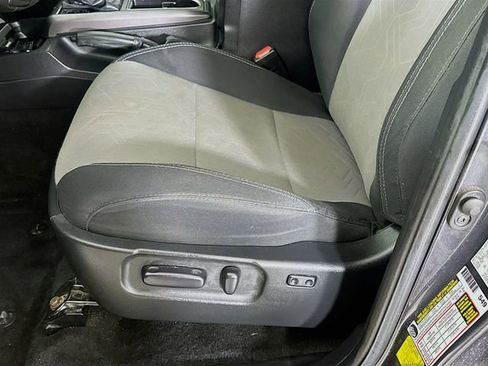 Used 2022 Toyota Tacoma TRD Off-Road w/ Technology Package image 26