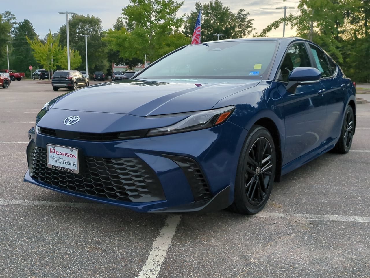 Used 2025 Toyota Camry SE AWD/4WD image 8