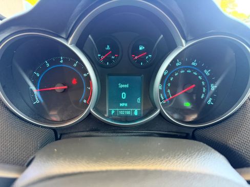 Used 2011 Chevrolet Cruze LT FWD image 15
