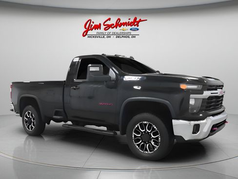 Used 2024 Chevrolet Silverado 3500 LT w/ Convenience Package AWD/4WD image 2