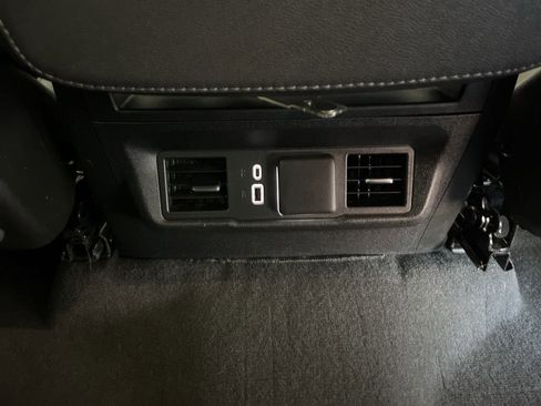 Used 2023 Chevrolet Silverado 1500 LT image 20