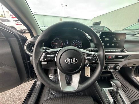 Used 2021 Kia Forte LXS FWD image 13
