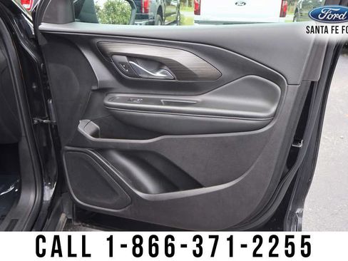 Used 2024 GMC Terrain SLT AWD/4WD image 30