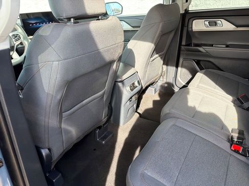 Used 2025 Ford Explorer Active image 31