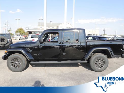 New 2025 Jeep Gladiator Sport image 1