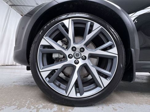 Used 2025 Volvo V90 B6 Cross Country Ultra w/ Climate Package AWD/4WD image 13