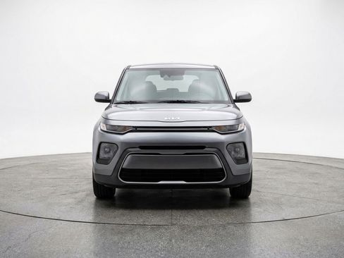 Used 2025 Kia Soul LX w/ LX Technology Package image 2