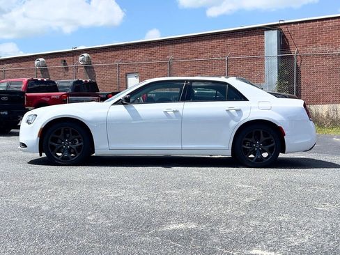 Used 2023 Chrysler 300 Touring w/ Safetytec Plus Group RWD image 2