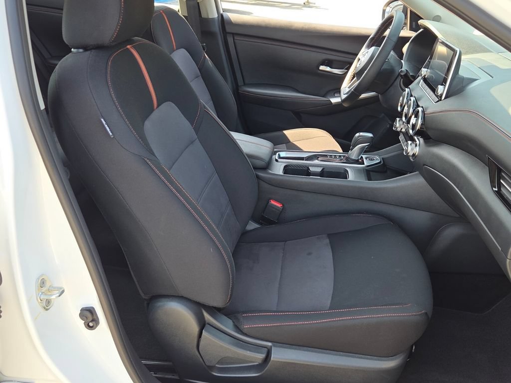 Certified 2025 Nissan Sentra SR FWD image 13