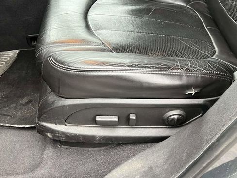 Used 2011 Buick Enclave CXL image 22